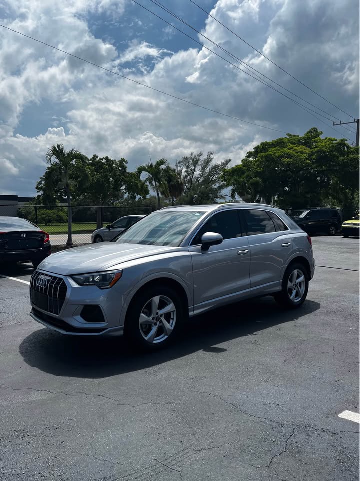 2021 Audi Q3 — photo 3