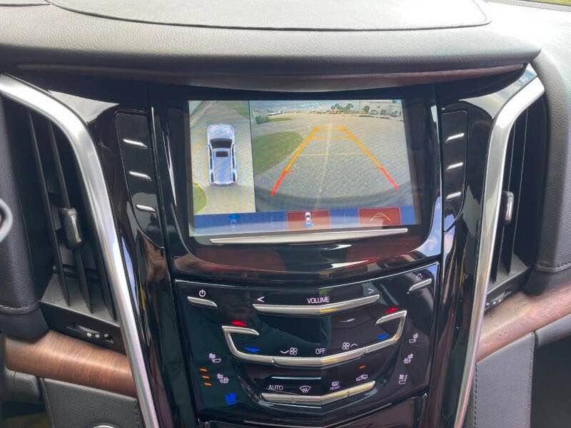 2020 Cadillac Escalade — photo 11