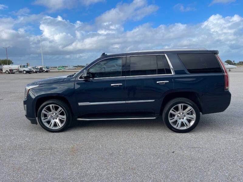 2020 Cadillac Escalade — photo 2