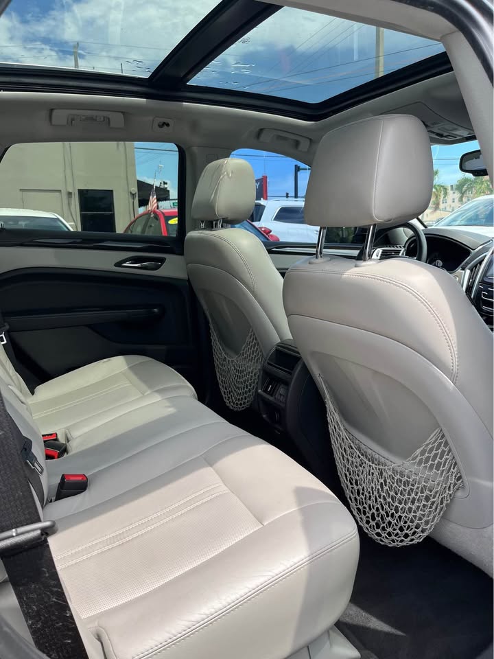 2015 Cadillac SRX — photo 10
