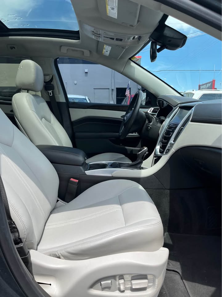 2015 Cadillac SRX — photo 12