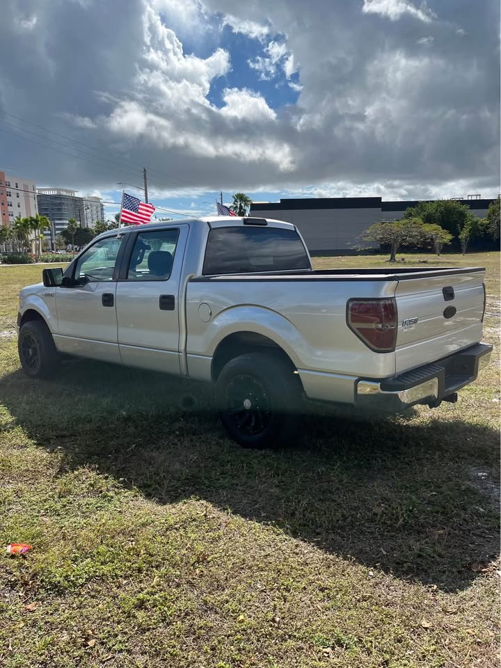 2011 Ford F-150 — photo 6