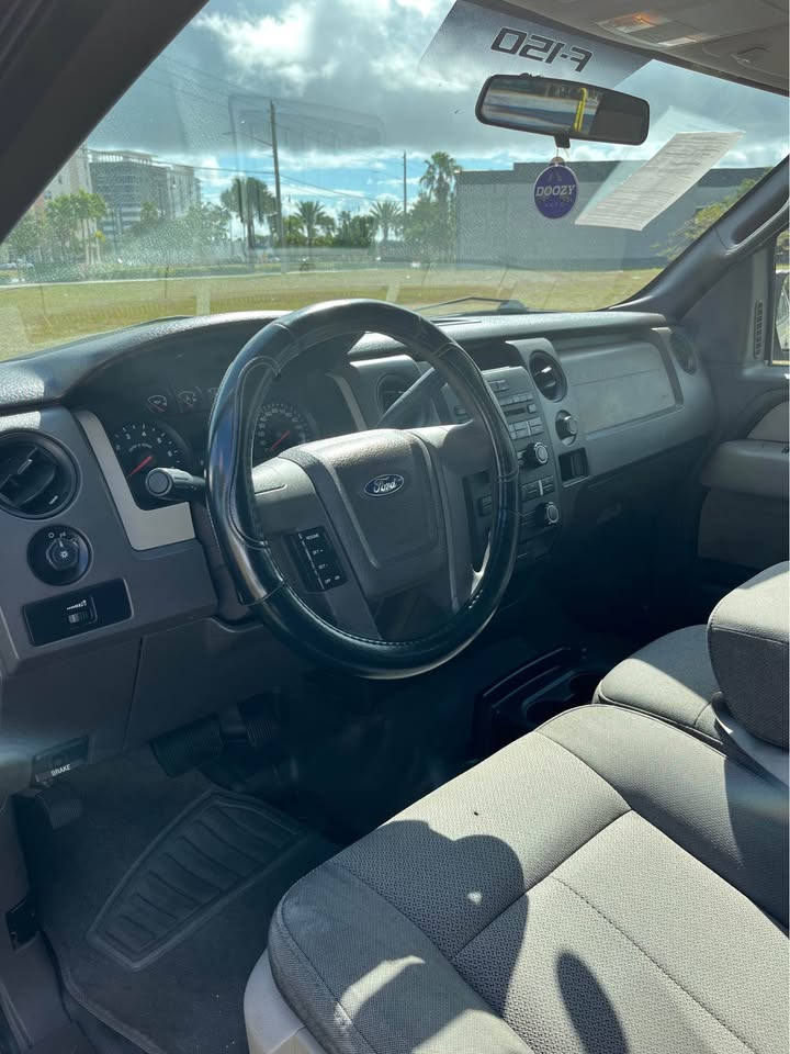 2011 Ford F-150 — photo 8