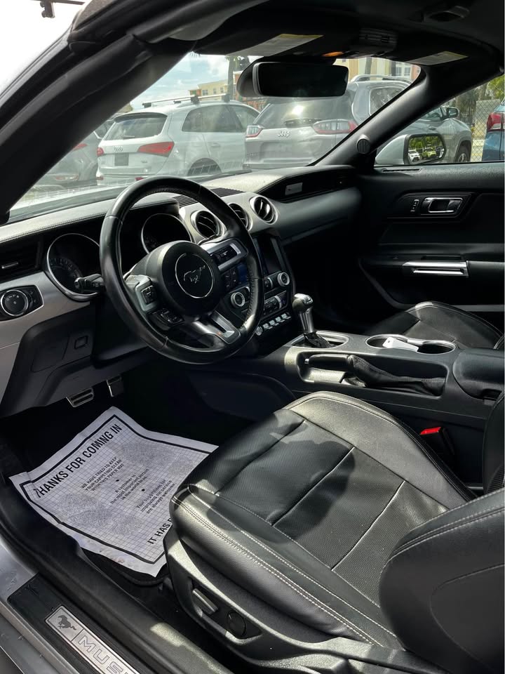 2021 Ford Mustang — photo 6