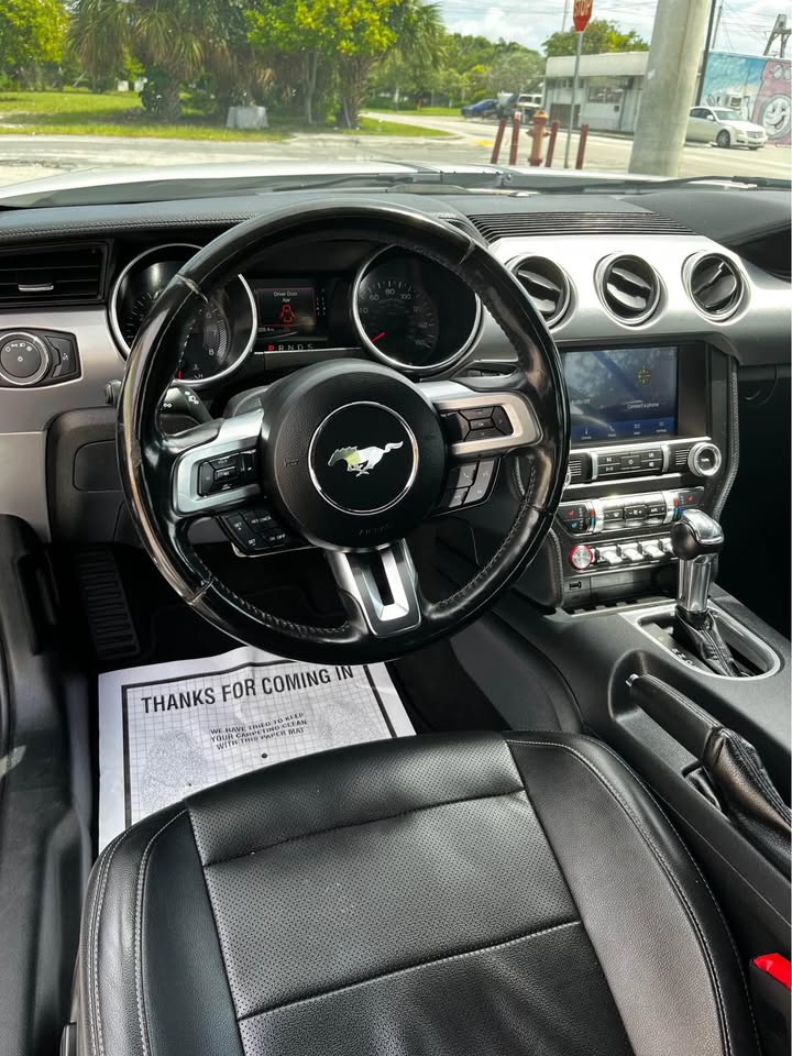 2022 Ford Mustang — photo 6