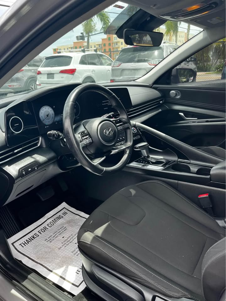 2023 Hyundai Elantra — photo 6