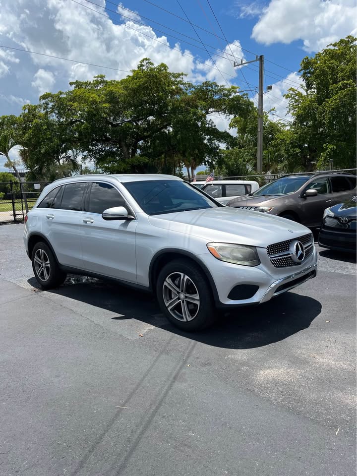 2017 Mercedes-Benz GLC 300 — photo 3
